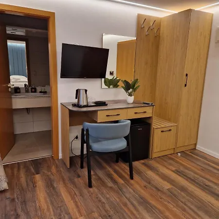 Hotel Lottstetten מלון *